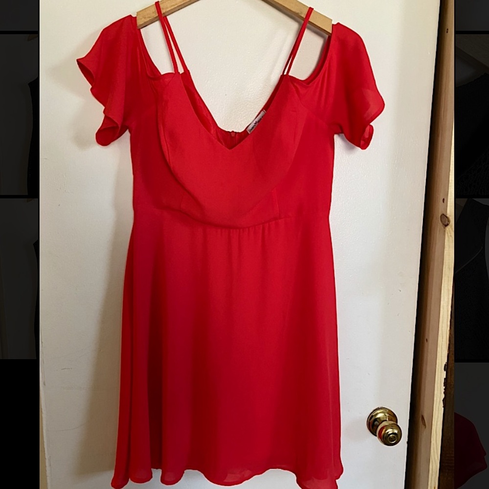 Dainty Hooligan Dark Pink cold shoulder dress
